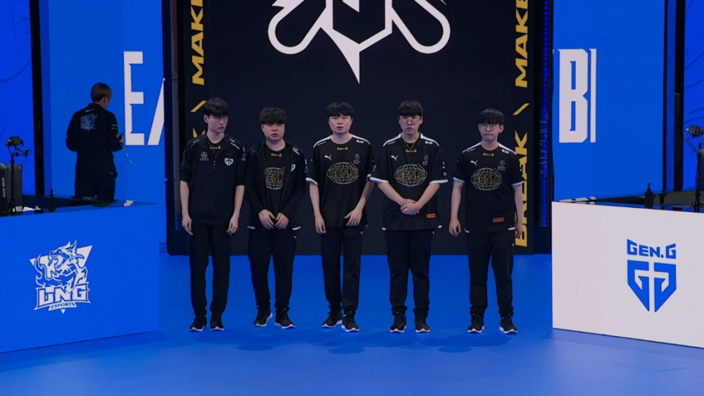 的赛场上 的赛场上