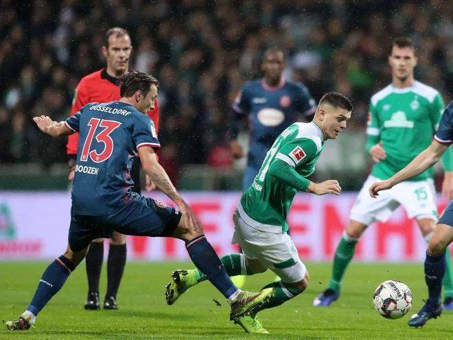 连续两靴不 连续两靴不