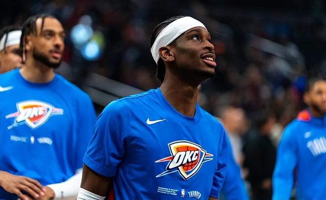 手抱头的尤 手抱头的尤