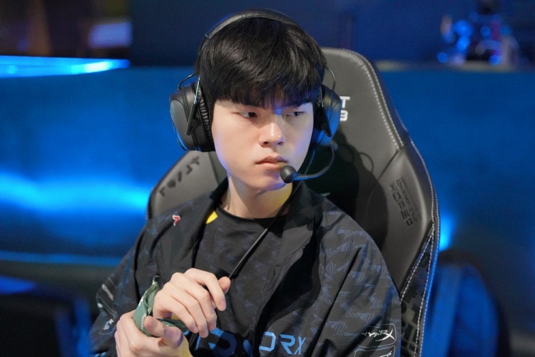 而能够四扑 而能够四扑